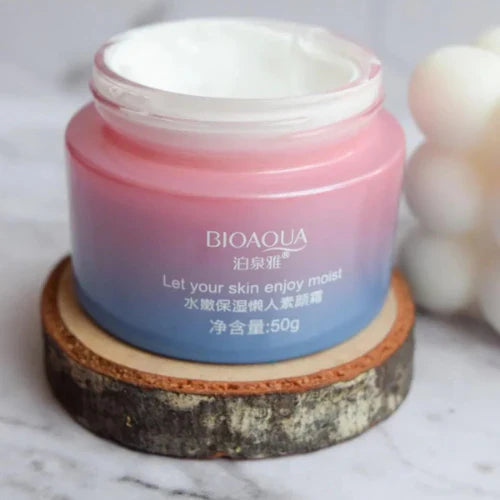 Crema V7 Bioaqua: Iluminación y Cuidado Anti-Edad